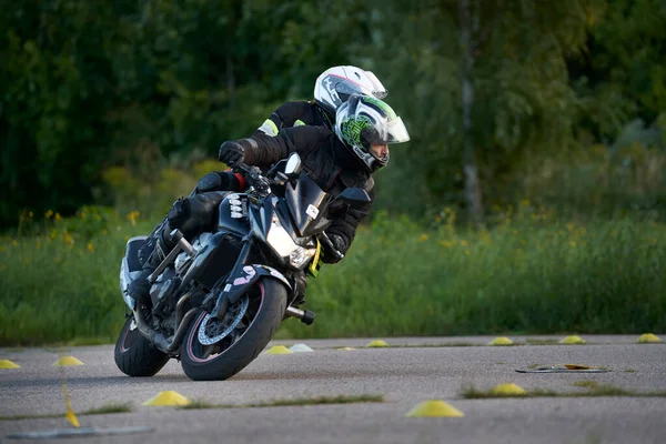 2021 Riga Latvia Young Man Riding Motorcycle Open Road — 图库照片