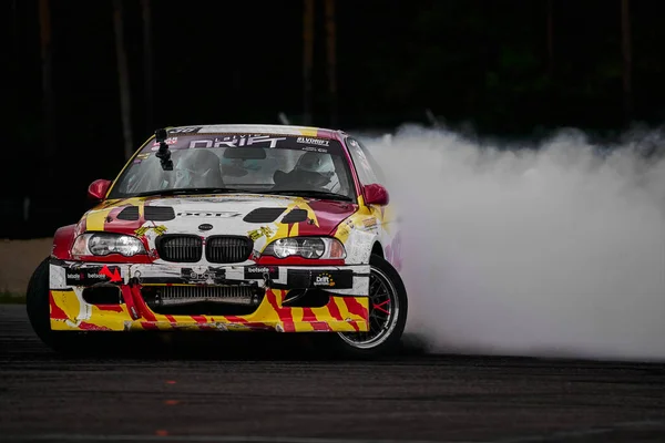 2021 Riga Lettland Auto Driftet Auf Asphalt Rennstrecke Mit Viel — Stockfoto