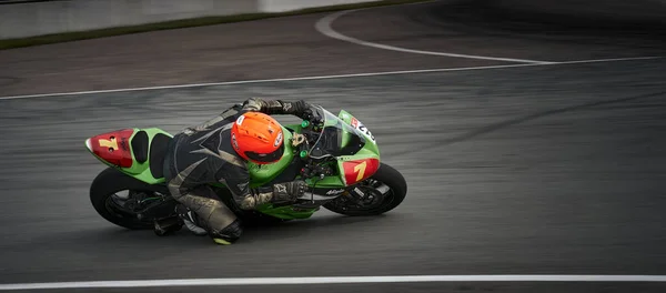 2021 Riga Latvia Motorcyclist Sport Bike Rides Empty Asphalt Road — Stockfoto