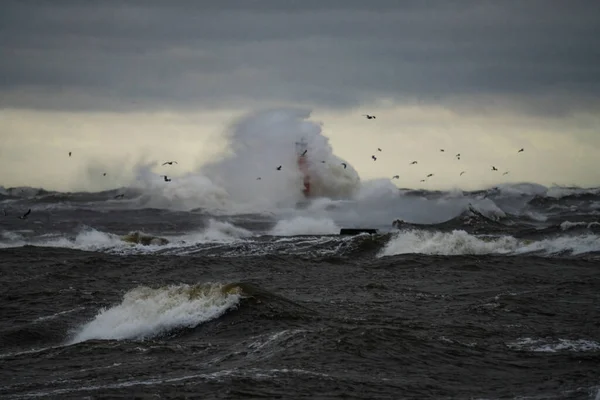 Grande Tempestade Perto Farol — Fotografia de Stock