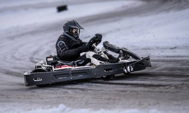 Puffy white cloud on clear blue sky