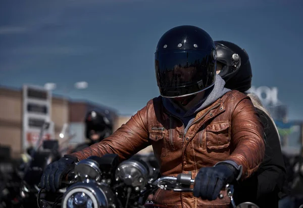 2022 Riga Lettland Brutal Biker Oidentifierad Motorcykelförare Mask Deltar Motorcykelparad — Stockfoto