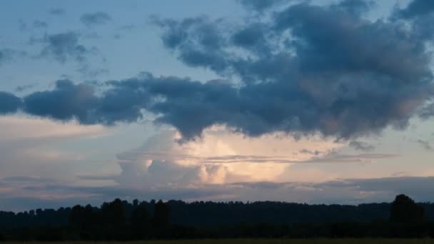 Nubes puesta de sol . — Vídeos de Stock