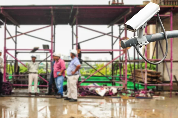 CCTV ou vigilância operando no canteiro de obras — Fotografia de Stock