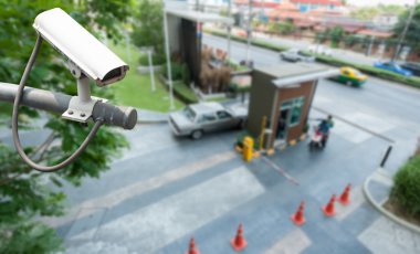 cctv kamera kapıda faaliyet