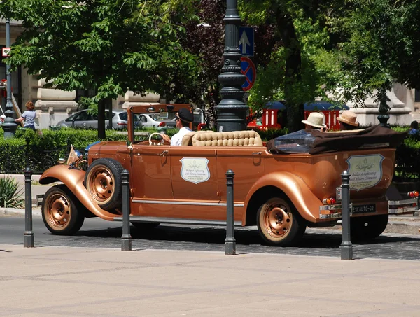 Rocznika samochodu w budapest, Węgry — Zdjęcie stockowe