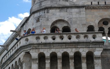 Budapeşte, Macaristan'balıkçı ' nın Kalesi gelen turist