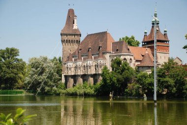 Budapeşte, Macaristan-20 Haziran 2011: Budapeşte 'deki Vajdahunyad şatosu