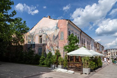 Craiova, Dolj, Romanya 14 Mayıs 2022: Eski şehir merkezinden görüntü. Eski kasaba şehrin en önemli turistik yerlerinden biridir..