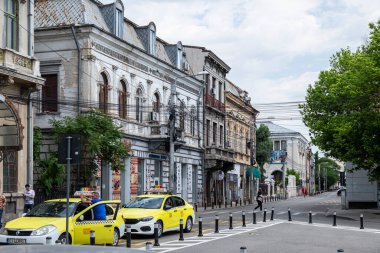 Craiova, Dolj County, Romanya 14 Mayıs 2022: Romanya 'nın Craiova kentindeki eski binalar.