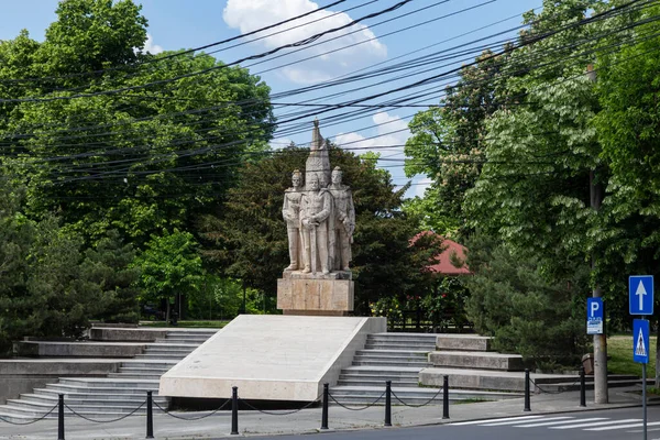 Craiova Dolj Romanya Romanya Nın Craiova Kentindeki Fratii Buzesti Heykeli — Stok fotoğraf