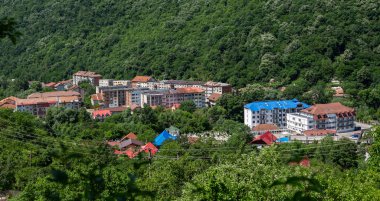 Baile Herculane (Herculane Bath), Romanya - 13 Haziran 2022: Turizm beldesi Baile Herculane, Caras-Severin, Romanya. 