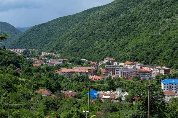 Baile Herculane (Herculane Bath), Romanya - 13 Haziran 2022: Turizm beldesi Baile Herculane, Caras-Severin, Romanya. 