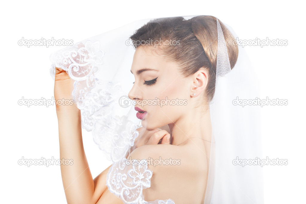 Portrait of the bride veiled veil.