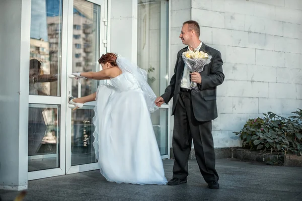The bride and groom want a wedding soon. — Stok Foto