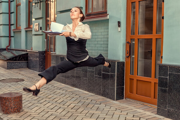 Девушка-бегун
.