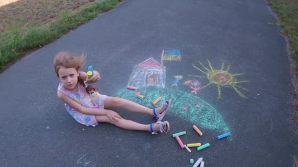 Ukrainian Girl Child Draws Children Drawings Chalk Pavement — Vídeo de Stock