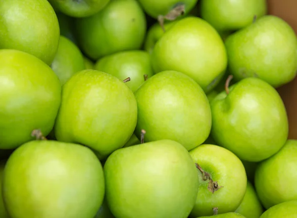 Zielone Jabłka Bliska Naturalne Jedzenie Dla Dobrego Zdrowia Widok Góry — Zdjęcie stockowe