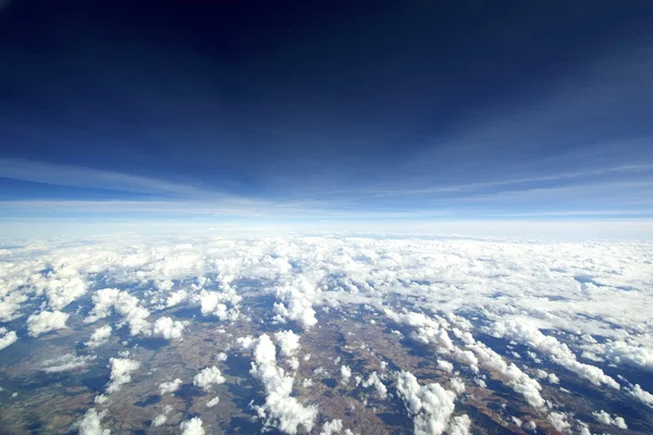 云层和天空的鸟瞰图 — 图库照片