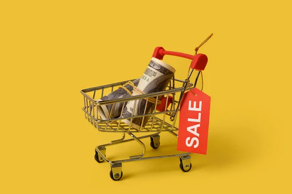Mini Basket Rolls Money Sticker Discount Yellow Background — Stock Photo, Image