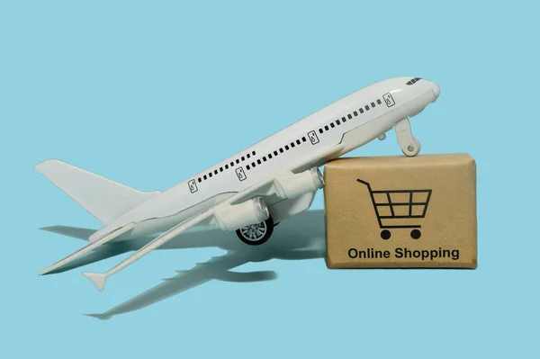 Concetto Shopping Vendite Consegna Aerea Aereo Sfondo Blu Primo Piano — Foto Stock