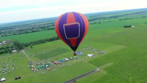 Sıcak hava balonu top havadan görünümü — Stok video