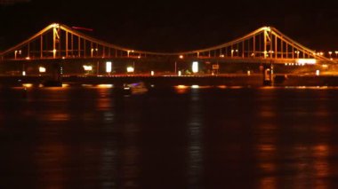 nehir köprüsü trafiği gece