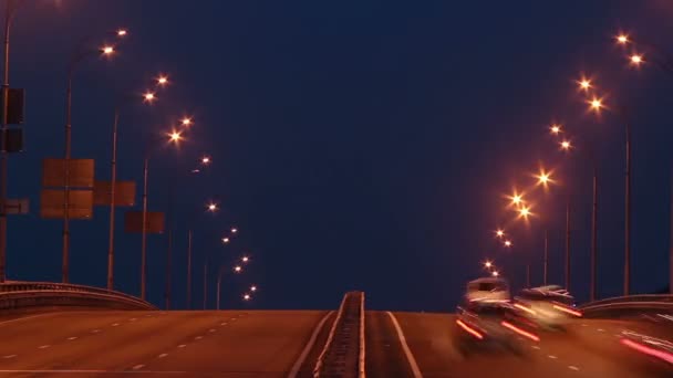 Timelapse brug snelweg verkeer — Stockvideo