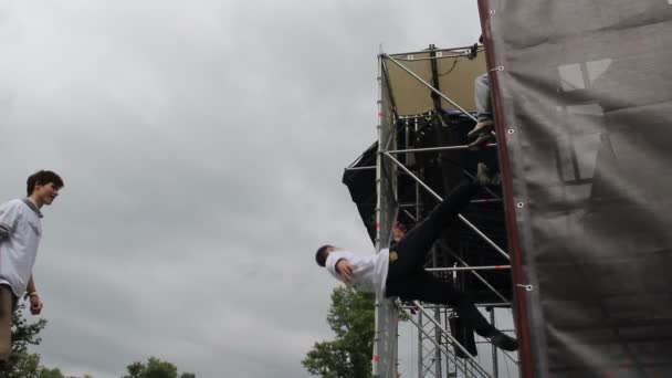 Professional acrobatic skills on trampoline road circus training — Stock Video