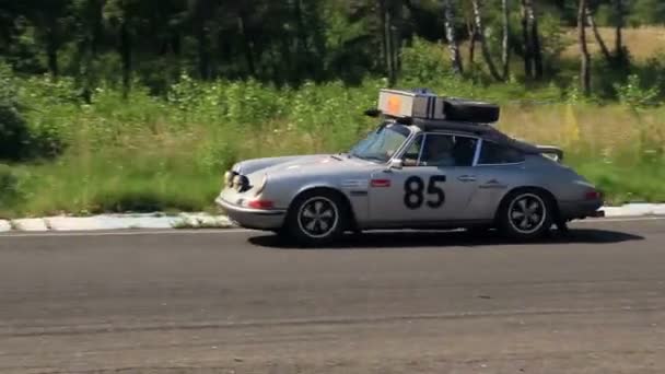 Autosport fantastiska bil Porsche 911 vinnare av olika rally — Stockvideo