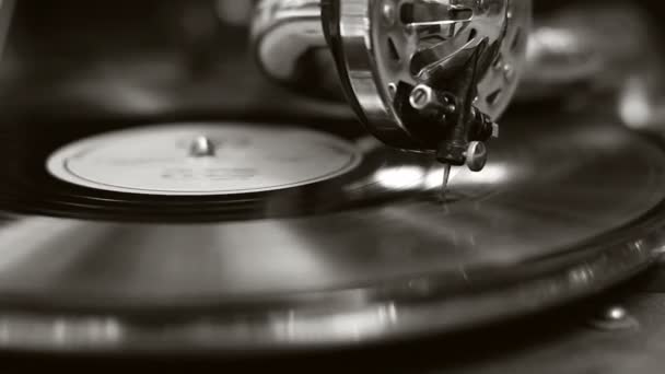 Gramophone rétro noir et blanc — Video