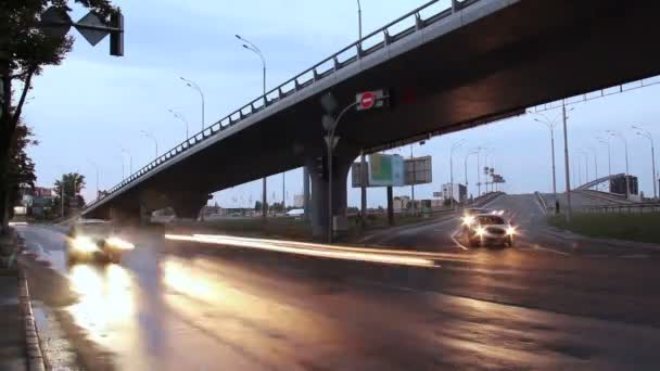 Stad verkeer weg junction — Stockvideo