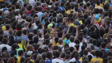 kalabalık bir insan alkış