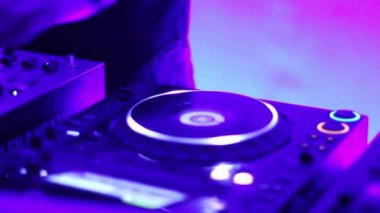 Dj Güverte arkasında