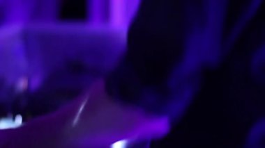 eller seyirci tezahürat alkışlar dj performans