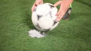 Futbol topu ceza yerinde yükleme