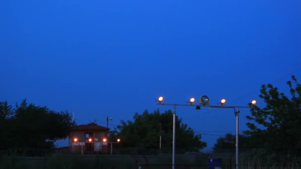 Aircraft landing silhouette — Stock Video