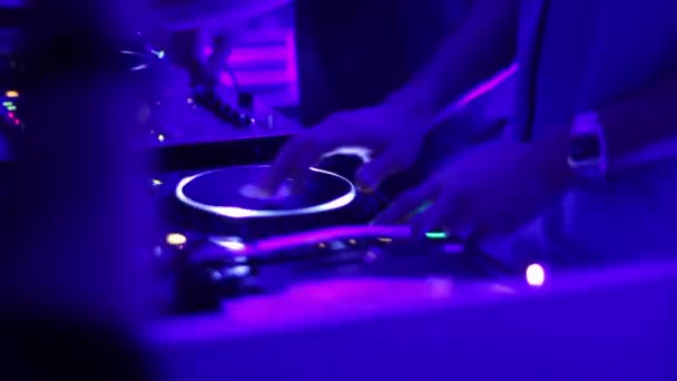 Two DJ behind the deck — Stock Video