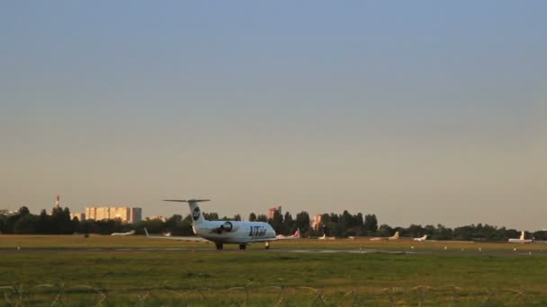 Accélération de l'avion — Video