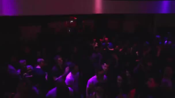 Nacht club mensen dansen — Stockvideo