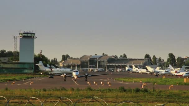 Direction de l'avion passant par là — Video