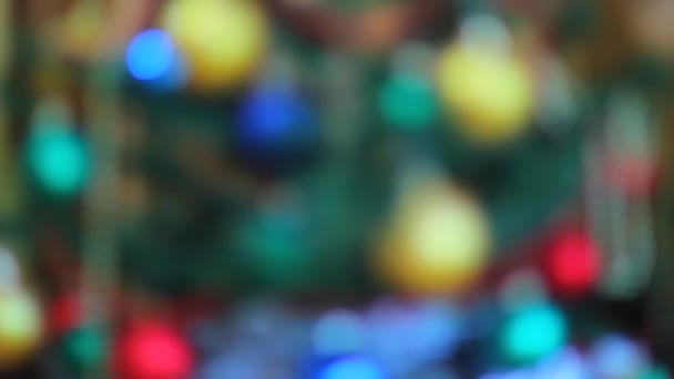 Guirlande colorée lumières sont scintillantes sur le fond 