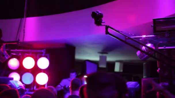 Джиб кран DSLR камера працює на танцмайданчику — стокове відео