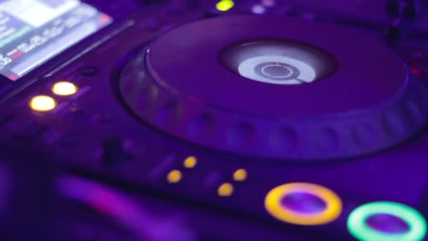 Parpadeo DJ CD tocadiscos — Vídeo de stock