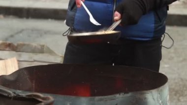 erkek kızartması yemek pan