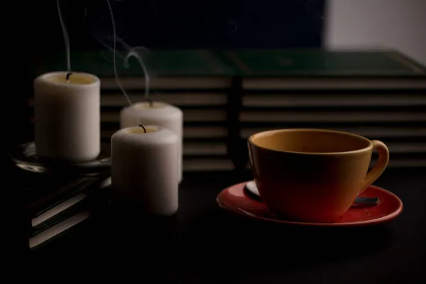 Cup Coffee Unlit Candles Desk Home Power Outage Focus Cup — Stock Photo, Image