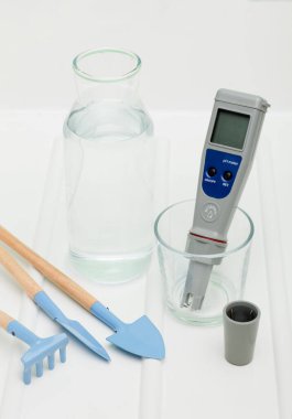 Su ve kültür analizi için alet takımı, araçlar, test PH Enter ve analiz için şişe su