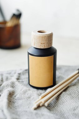 Ahşap kaplamalı ev için dağıtıcı. dikey, seçici içerik