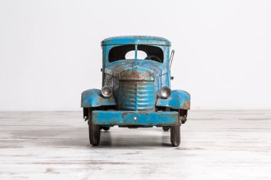 mavi model kamyonet