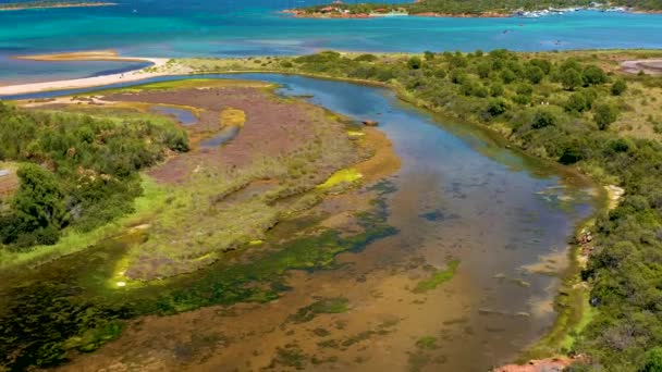 La costa, il mare e le isole della Sardegna. Porto San Paolo, Italia. — Video Stock